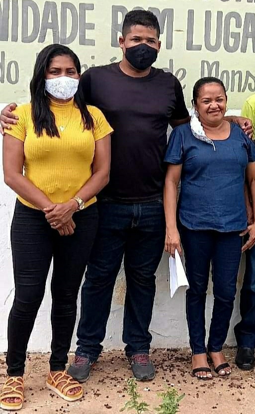 Prefeito João Luiz e deputada estadual Elisangela Moura entregam sementes para agricultures - Imagem 6