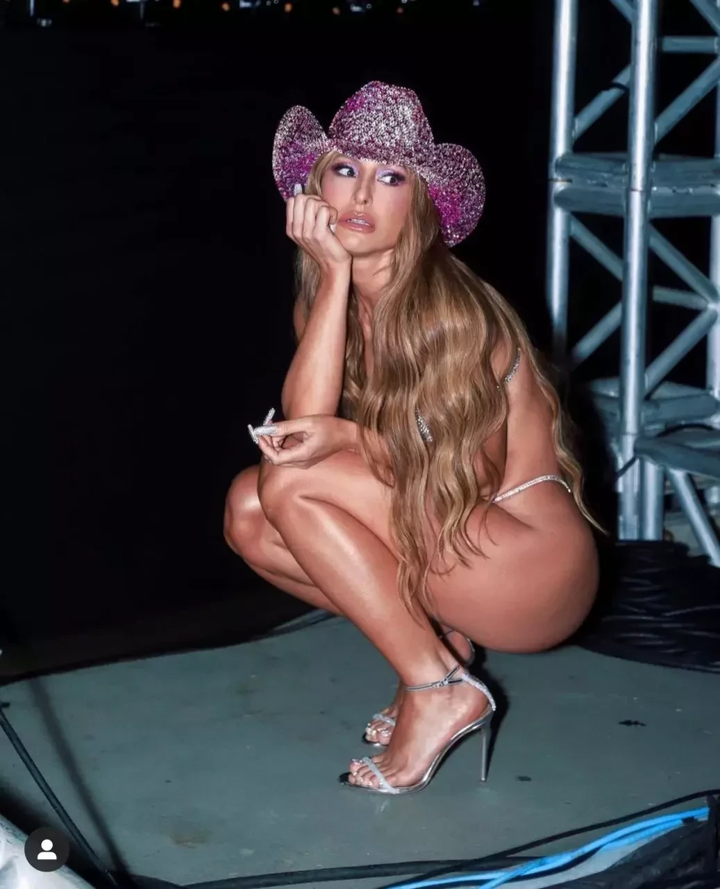 Sabrina Sato faz ensaio sexy de carnaval em sambódromo vazio - imagem 33603