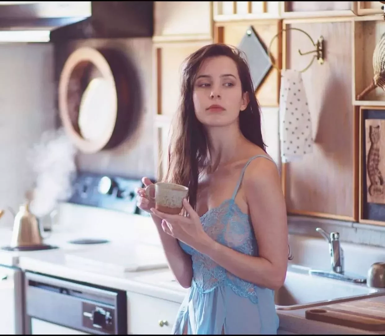 Veja rotina da modelo que fatura R$ 500 mil por mês vendendo fotos nua - imagem 32929