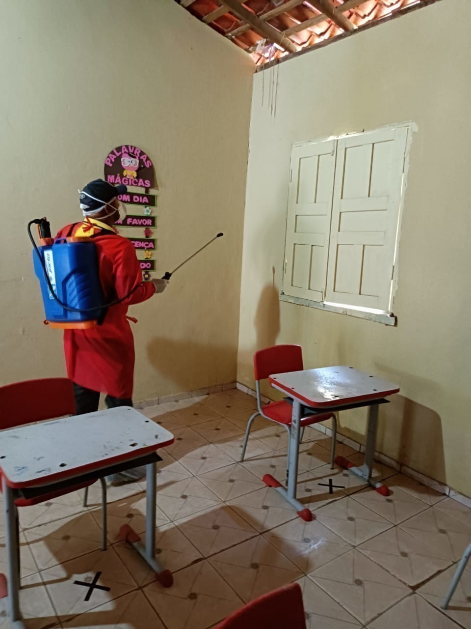 Voltar as aulas em Monsenhor Gil, mas voltar com segurança, diz prefeito João Luiz