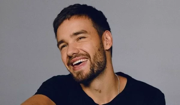 Sorriso forçado: Conheça os famosos que odeiam fazer selfies com fãs - imagem 33759