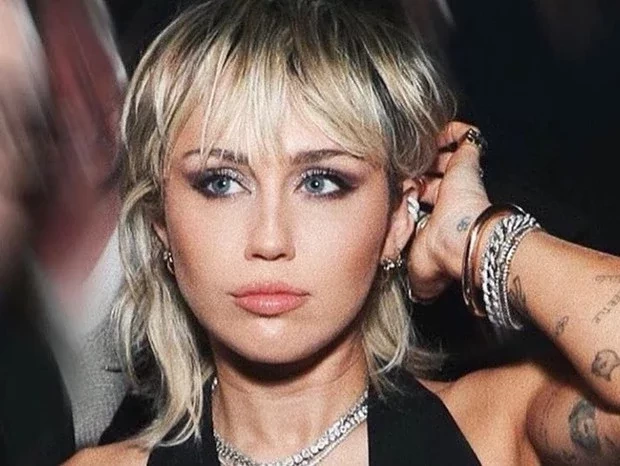 Sorriso forçado: Conheça os famosos que odeiam fazer selfies com fãs - imagem 33756