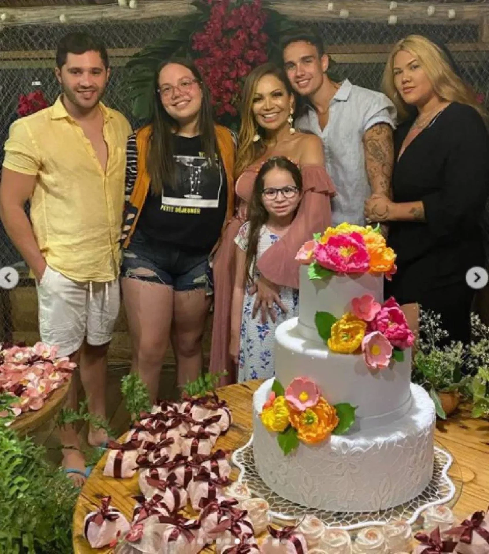 Aos 46 anos,Solange Almeida posa de biquíni e fala de celulites; fotos - imagem 33971