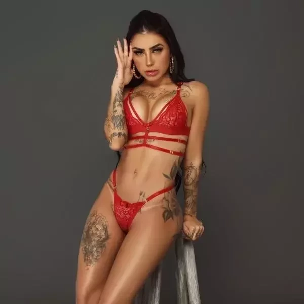 Duvida? Conheça os famosos que fizeram tatuagem em lugares eróticos - imagem 33963