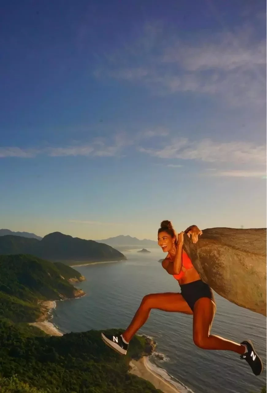 Juliana Paes posa sexy de biquíni e brinca: 'Cada um com sua Tieta' - imagem 33023