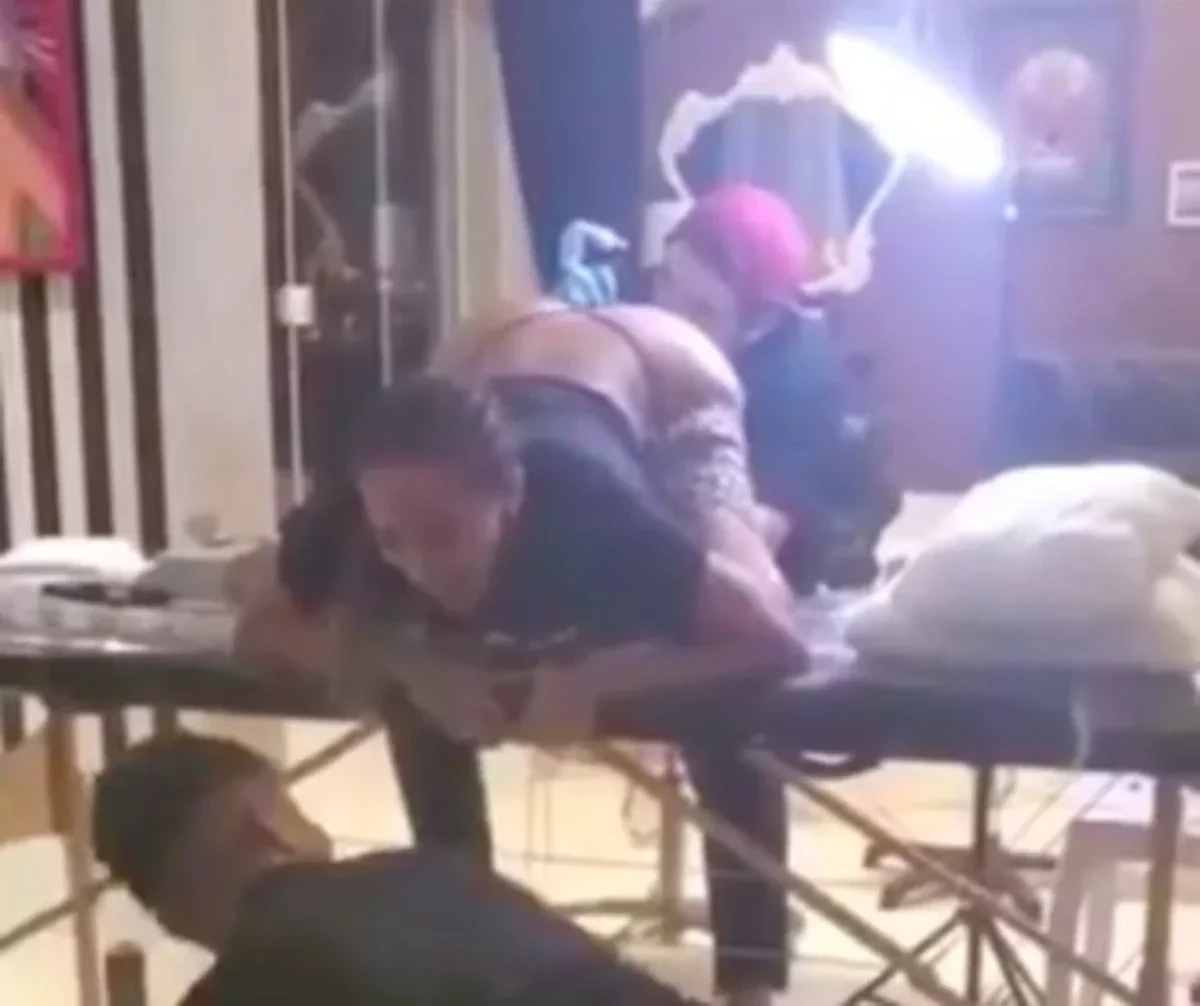 Modelo faz tatuagem íntima do Flamengo para ter sorte; fotos! - imagem 34558