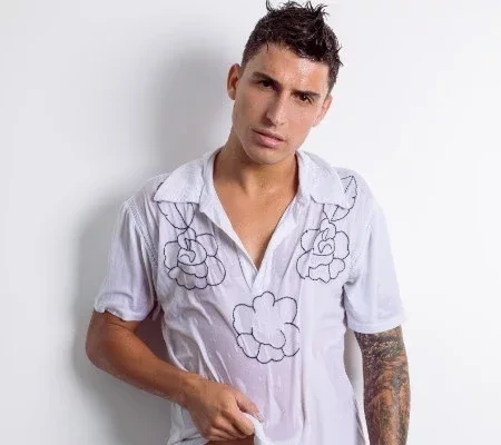 Felipe Prior chama atenção ao fazer seu primeiro ensaio sensual; fotos