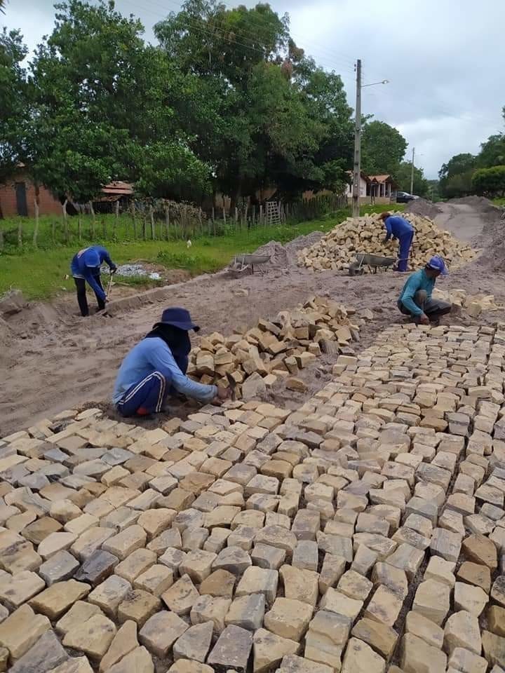 Vereador Flávio Henrique e prefeito João Luiz anunciam 7 mil metros de calçamentos em Monsenhor Gil