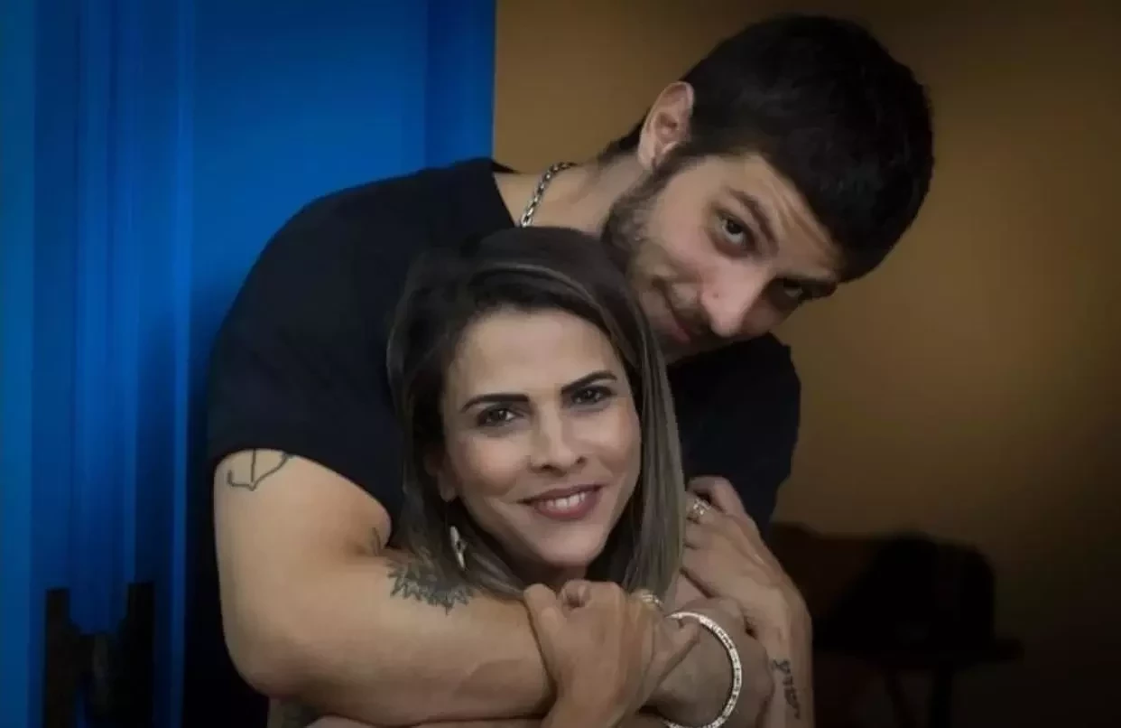 Mãe de Chay Suede posa de calcinha e reflete sobre corpo; fotos - imagem 34099