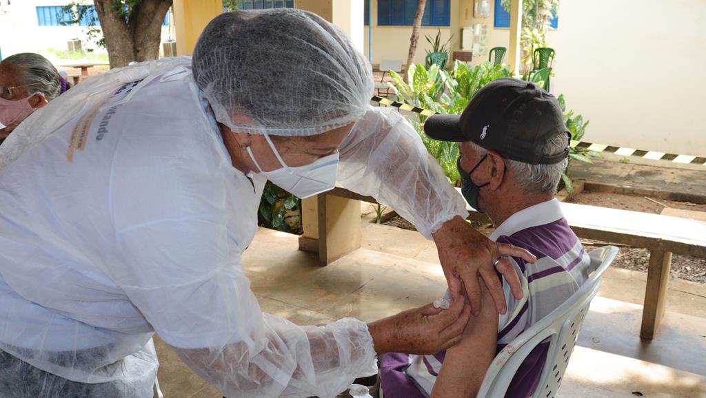 Valença do Piaui avança com vacinação de idosos entre 75 e 79 anos - Imagem 41