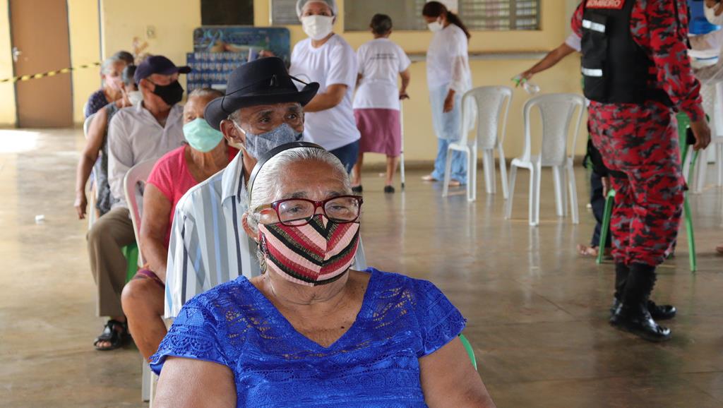 Valença do Piaui avança com vacinação de idosos entre 75 e 79 anos - Imagem 35