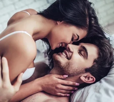 Conheça as 10 melhores posições sexuais para fazer com homens dotados 