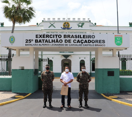 Prefeito de Coivaras trata sobre parceria com o 25º BC do Exército Brasileiro 