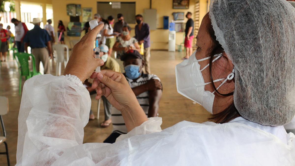 Idosos de 70 e 74 anos são vacinados na cidade e interior de Valença - Imagem 6
