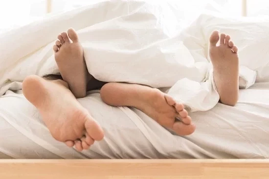 Conheça cinco ótimas dicas para o casal fazer sexo sem barulho - imagem 35249