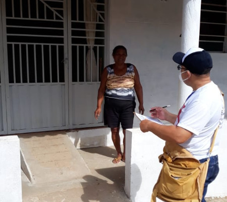  Secretaria de Saúde visita residências para detectar focos do mosquito da dengue em Barro Duro