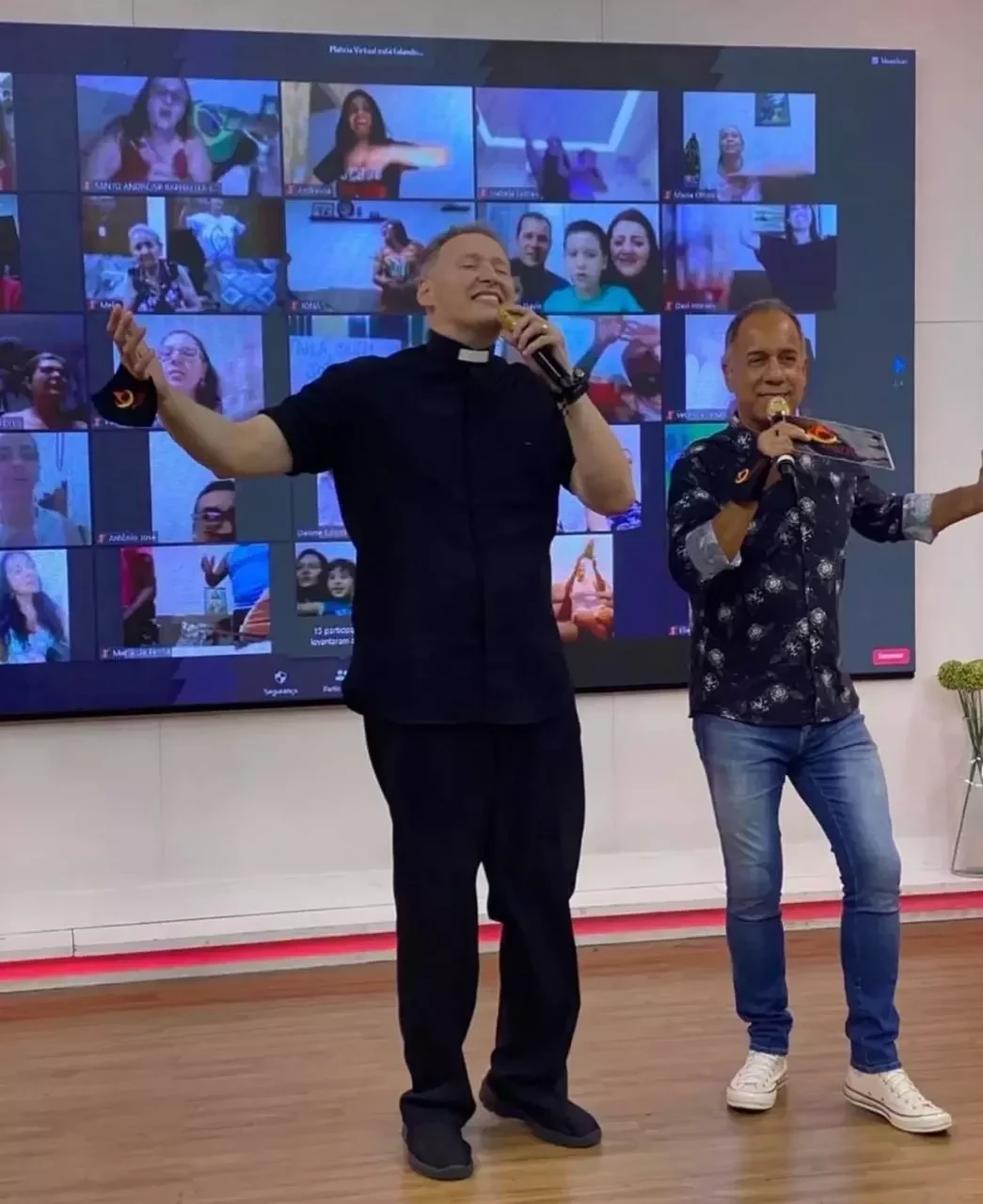 Padre Marcelo bomba nas redes com forma física musculosa; fotos - imagem 35331