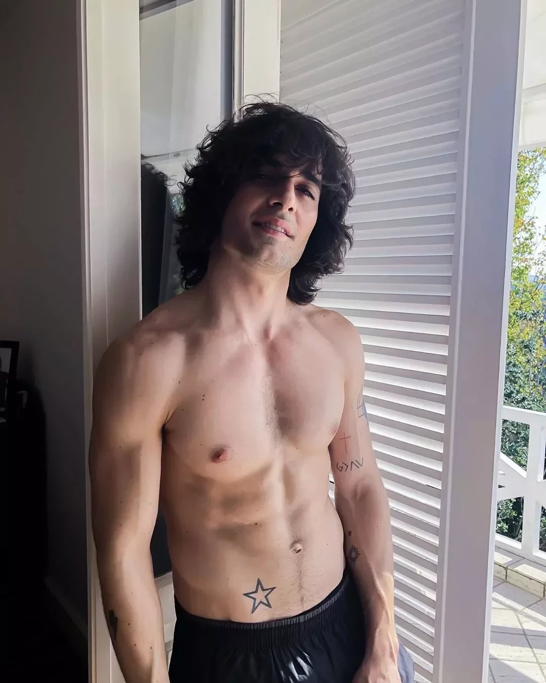 Shopping, ônibus: Veja os lugares inusitados onde famosos fizeram sexo - imagem 34253