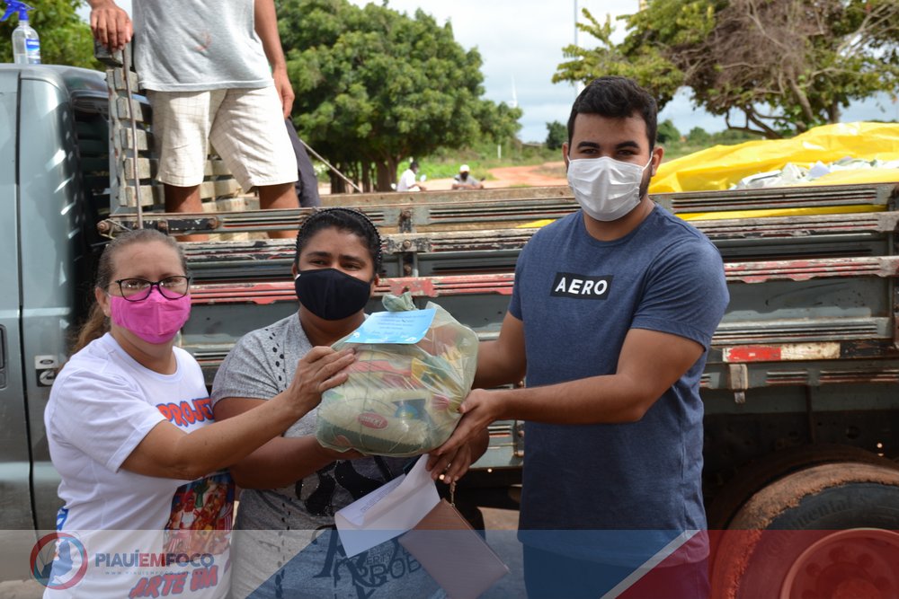 Distribuição de 1 mil cestas básicas, cerca de 12 toneladas de alimentos em ação social  - Foto: Piauí em Foco