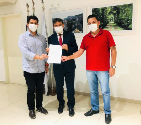 Prefeito Luciano anuncia investimentos para Hugo Napoleão