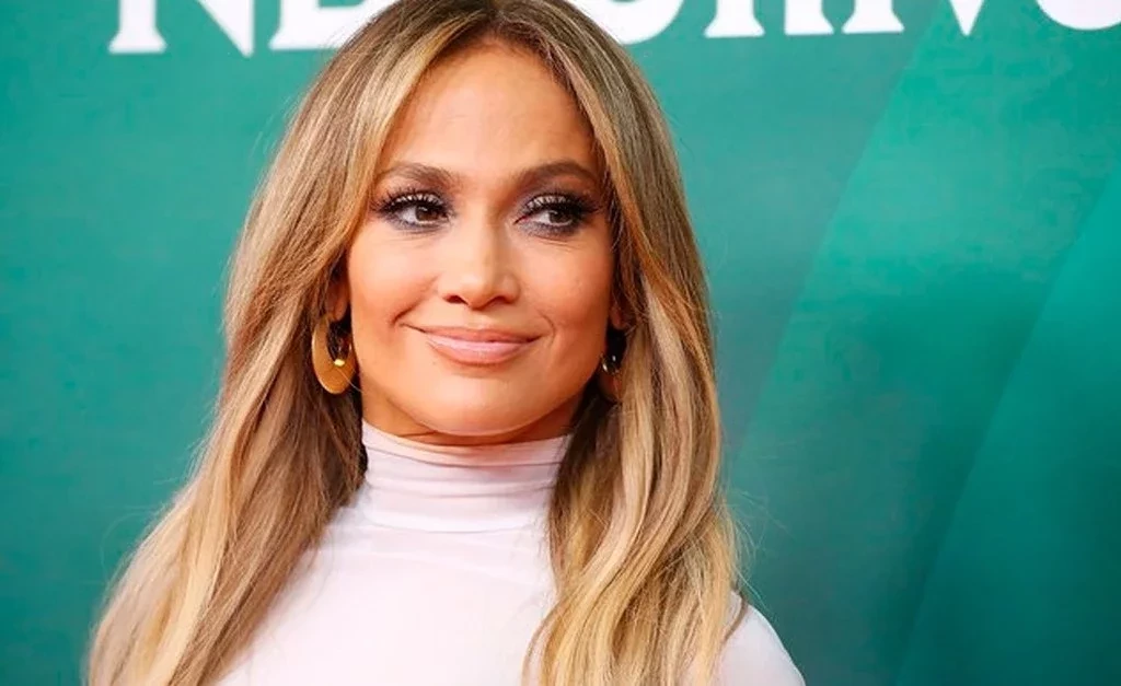 Jennifer Lopez fez seguro de seu próprio corpo 