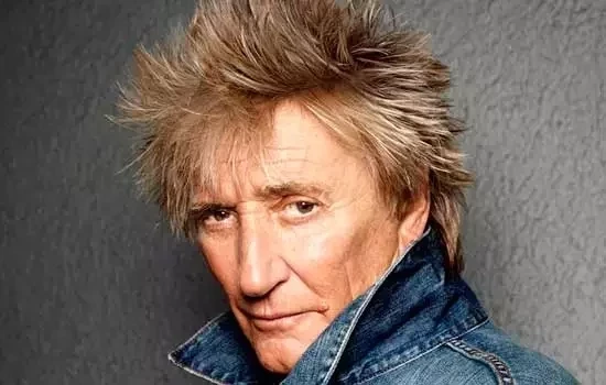 Rod Stewart foi internado com sêmen no estômago