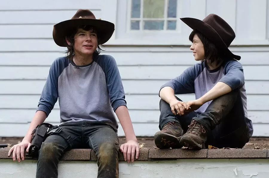 Dublê de Chandler Riggs é uma mulher