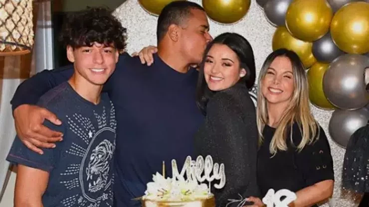 os filhos da Carla Perez 