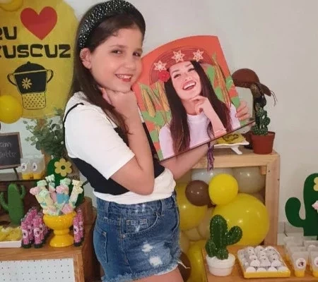 Menina de THE completa 8 anos e festeja com tema Juliette do BBB