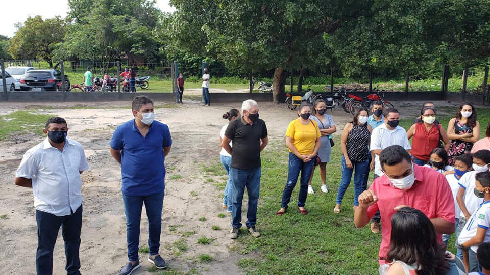 Prefeito recupera escola na zona rural       - Imagem 1
