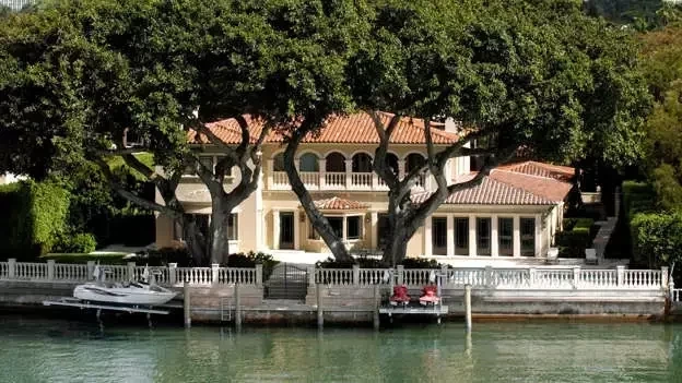 Confira como são 10 mansões luxuosas de famosos - imagem 37656