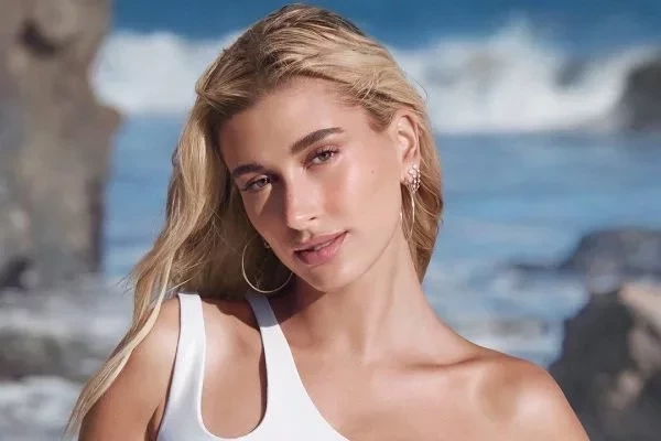 Hailey Bieber