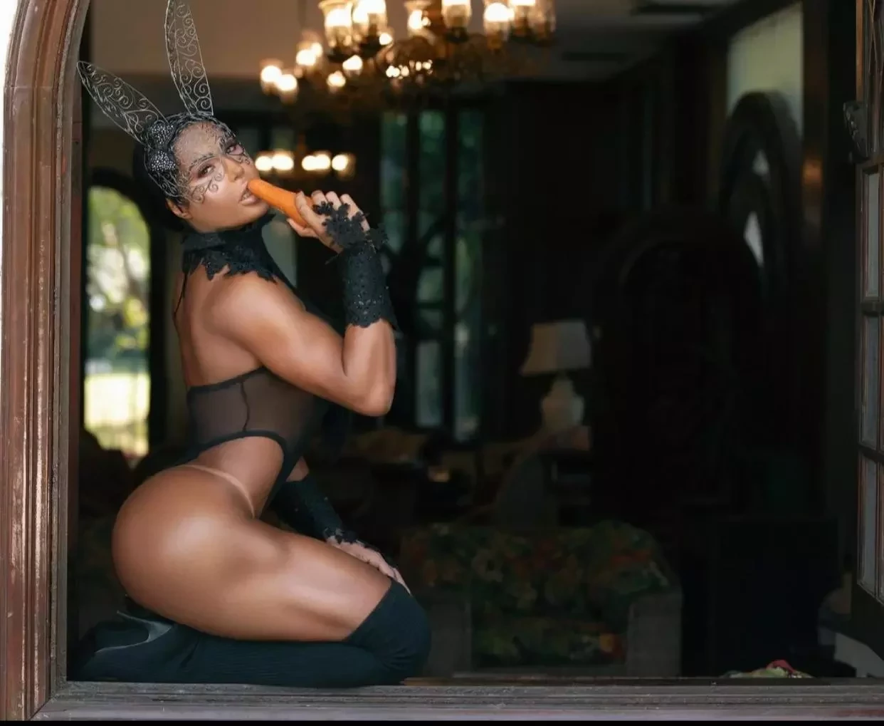 Gracyanne Barbosa põe cenoura na boca em ensaio quente de Páscoa - imagem 35845