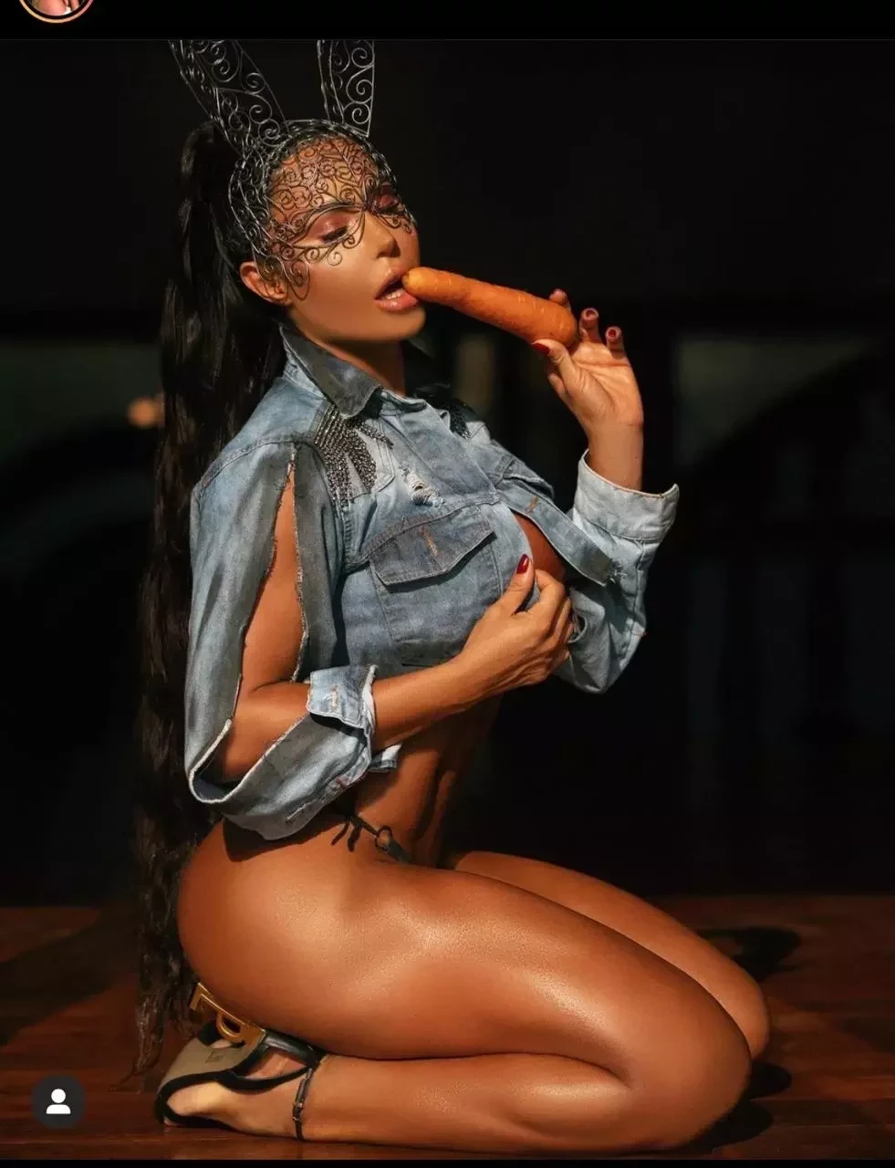 Gracyanne Barbosa põe cenoura na boca em ensaio quente de Páscoa - imagem 35848