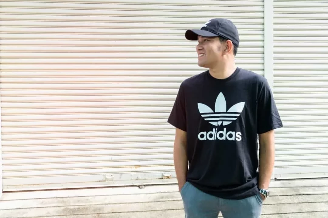 Não use logotipos visíveis 