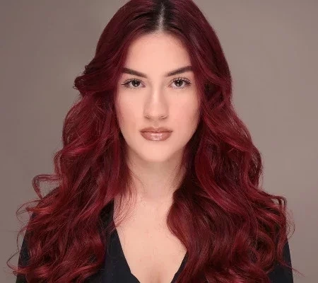 Lábios volumosos?; Siga uma técnica simples de maquiagem