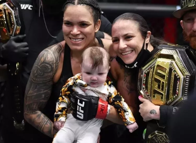 Amanda Nunes e Nina Ansaroff
