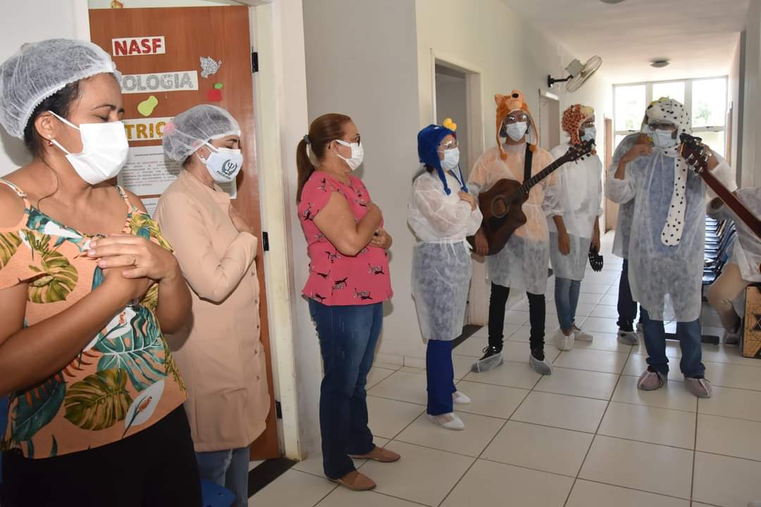 Hospital de Monsenhor Gil recebe Grupo Clowns, um momento de descontração - Imagem 10