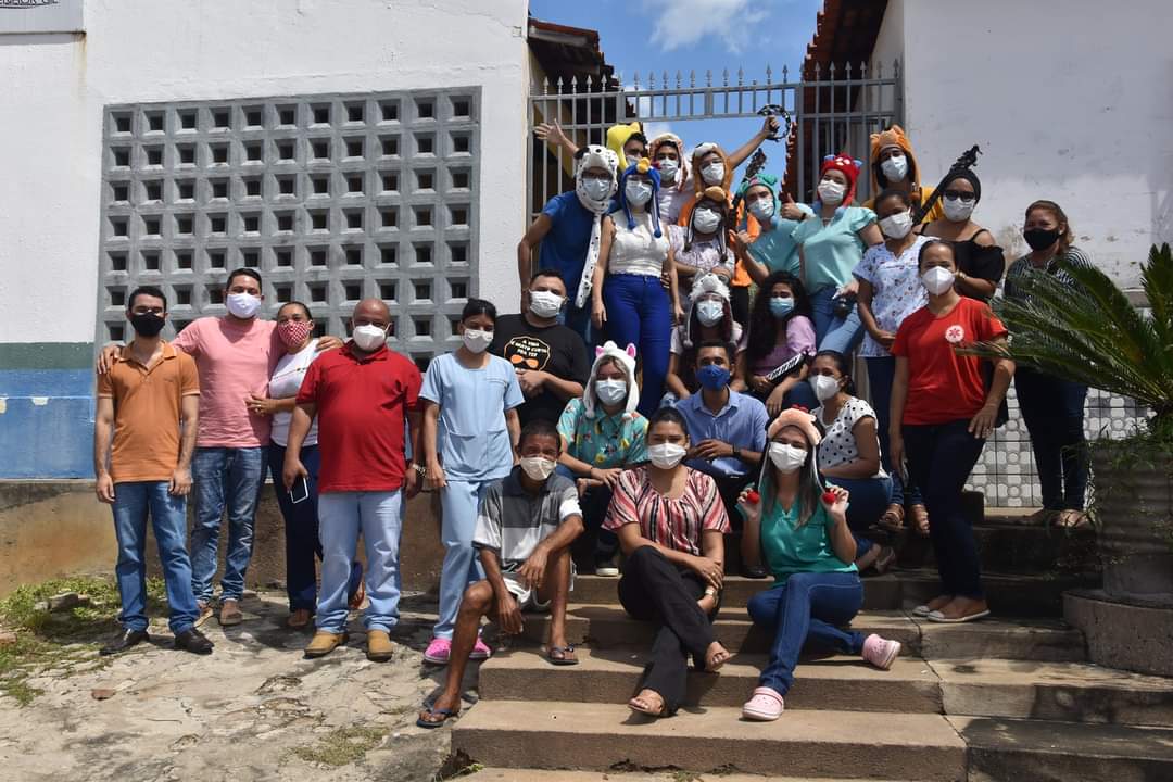Hospital de Monsenhor Gil recebe Grupo Clowns, um momento de descontração - Imagem 15