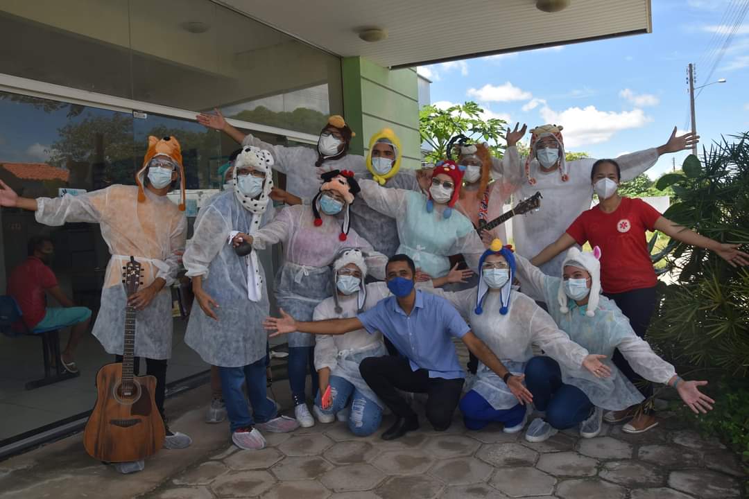 Hospital de Monsenhor Gil recebe Grupo Clowns, um momento de descontração - Imagem 14