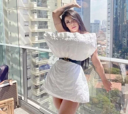 Suzy Cortez ganha R$ 5 milhões por mês e vende lençol usado por R$ 12 mil