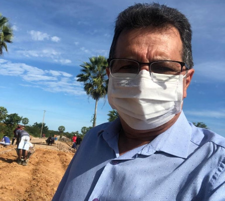 Prefeito Genival Bezerra, visita obras de pavimentação poliédrica