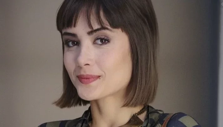 Famosos que se assumiram LGBTQ+ em 2021