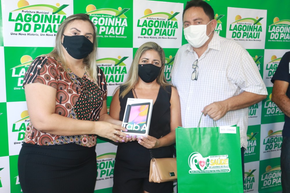 Prefeitura de Lagoinha entrega Tablets para ACS do Município - Imagem 1