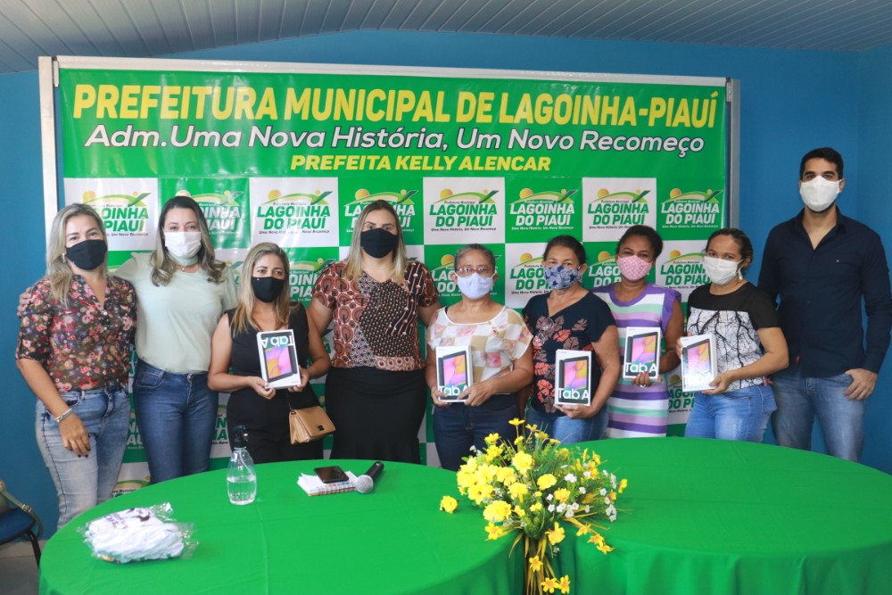 Prefeitura de Lagoinha entrega Tablets para ACS do Município - Imagem 2