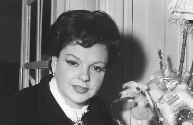 Surpreenda-se com o nome verdadeiro destes famosos - imagem 41739