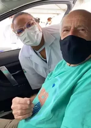 Veja famosos que já tomaram a vacina contra a Covid-19 - imagem 42702