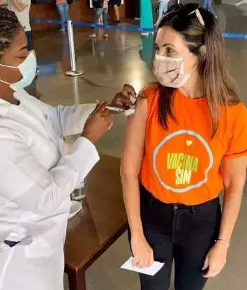 Veja famosos que já tomaram a vacina contra a Covid-19 - imagem 42699