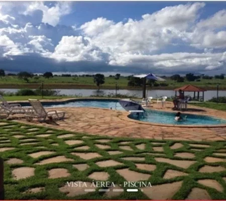 Pistas de pouso,20 mil cabeças de gado:O luxo das fazendas de Amado Batista