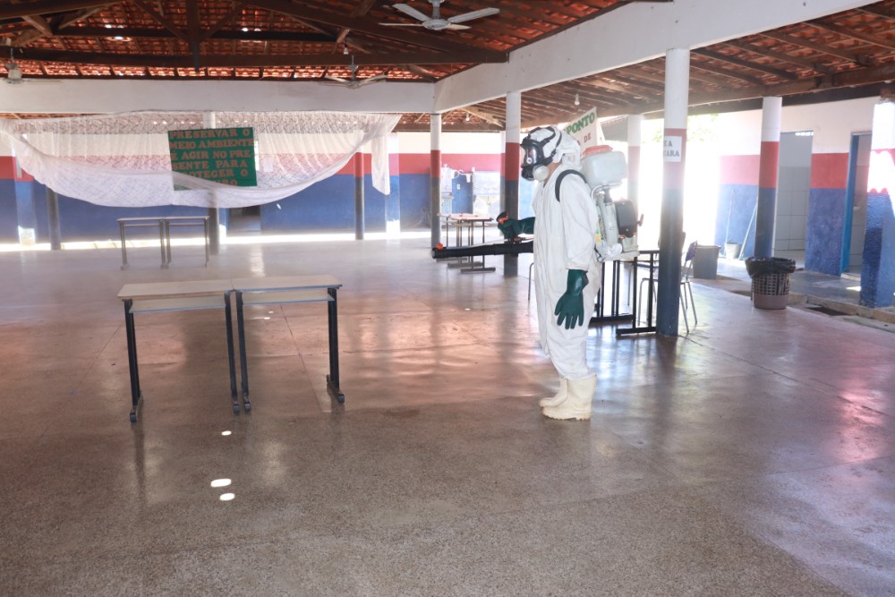 P. M. A. realizou sanitização pelas Ruas e Órgãos Públicos da cidade - Imagem 2